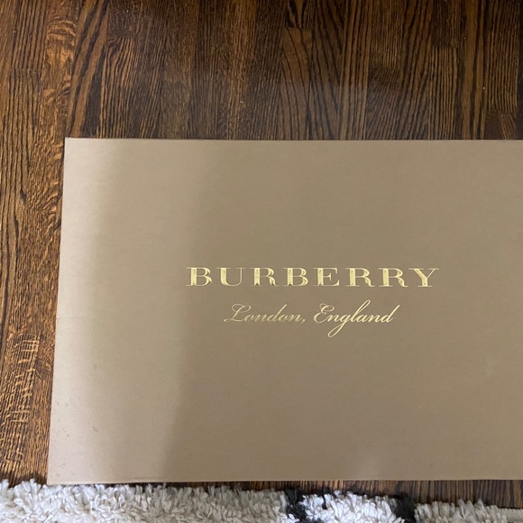 Burberry rain boot - Picture 3 of 3